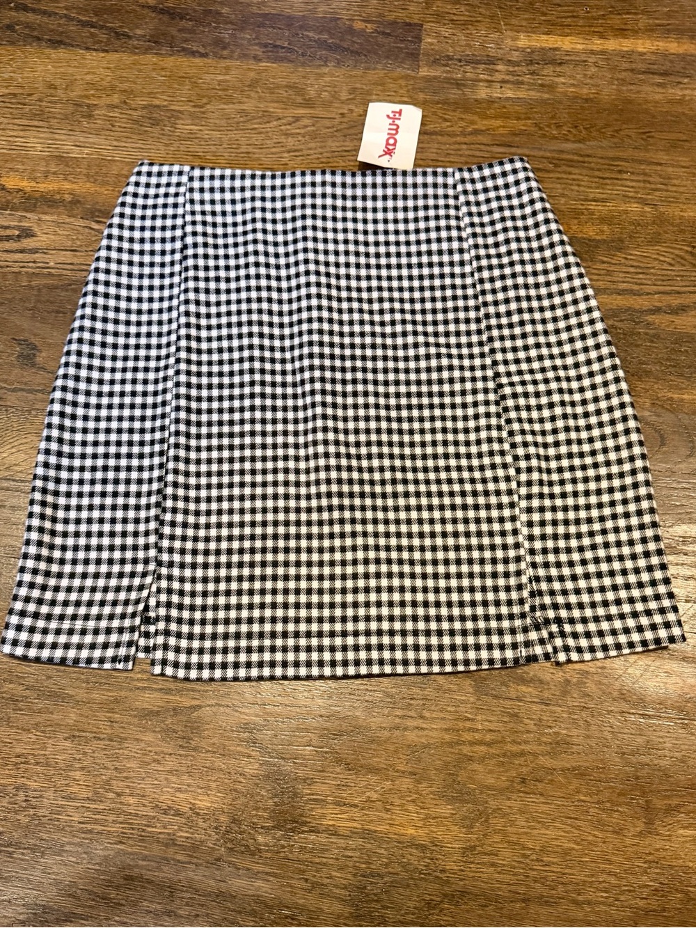 NWT Sz 3 juniors Love on a Hanger black + white gingham mini skirt
